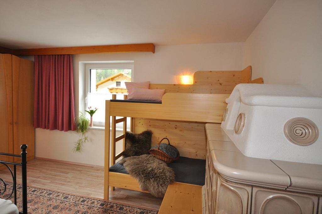 Haus Alpenglueck Apartment Kaunertal Exterior photo