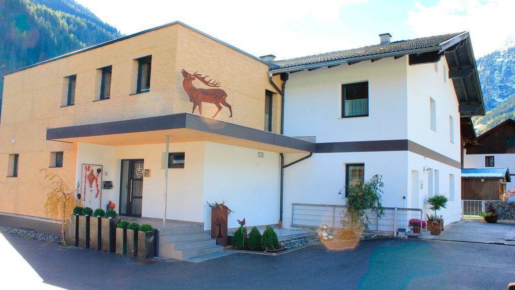 Haus Alpenglueck Apartment Kaunertal Exterior photo