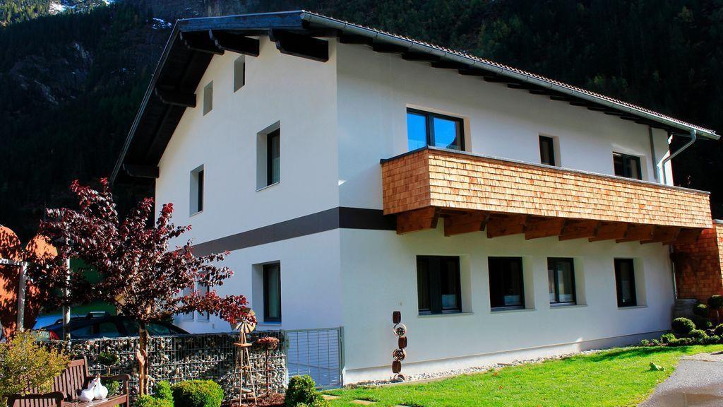 Haus Alpenglueck Apartment Kaunertal Exterior photo